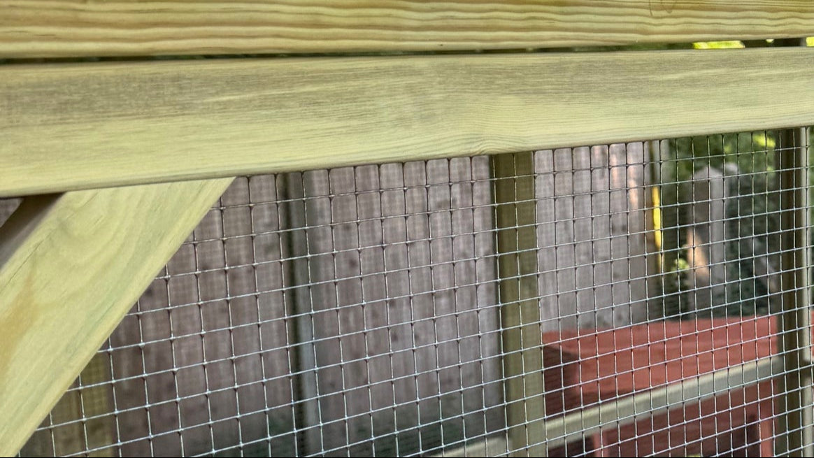 Vyse Arks Large Enclosed Run | Apex Onduline Roof | 12ft x 9ft | 16 Gauge Wire Mesh