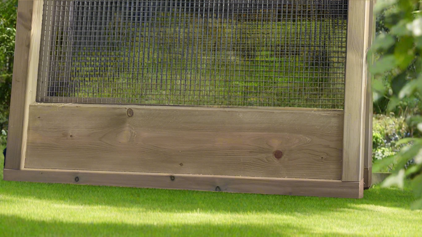 Vyse Arks Extra Large Enclosed Run | Apex Onduline Roof | 18ft x 9ft | 19 Gauge Mesh