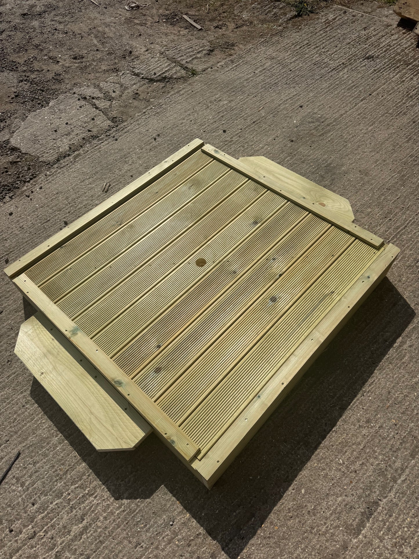 Small Duck Float | 102cm x 102cm | Suitable for Floating Duck Houses