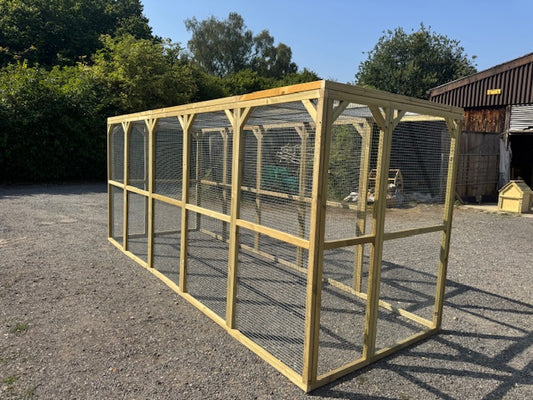 Vyse Arks Enclosed Run | 9ft x 6ft Flat Roof | 19 Gauge Wire Mesh