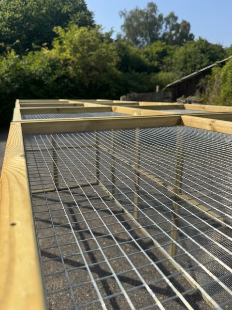 Vyse Arks Enclosed Run | 9ft x 6ft Flat Roof | 16 Gauge Wire Mesh