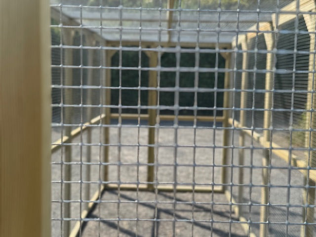 Vyse Arks Enclosed Run | 9ft x 6ft Flat Roof | 16 Gauge Wire Mesh