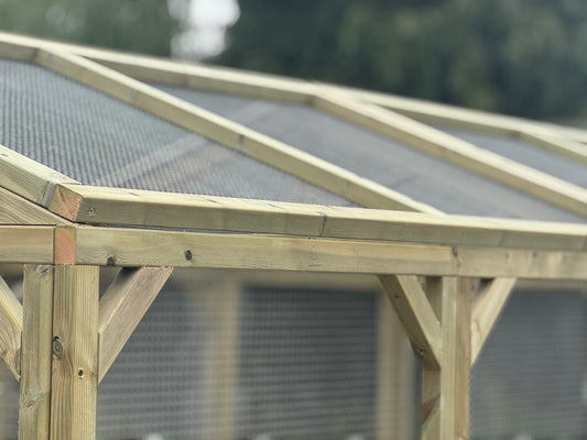 Vyse Arks Enclosed Run | Apex Roof | 9ft x 6ft | 19 Gauge Wire Mesh