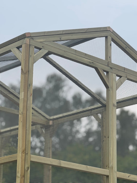Vyse Arks Enclosed Run | Apex Roof | 9ft x 9ft | 19 Gauge Wire Mesh