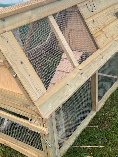 Bantam Ark | 5ft x 2ft | With Run